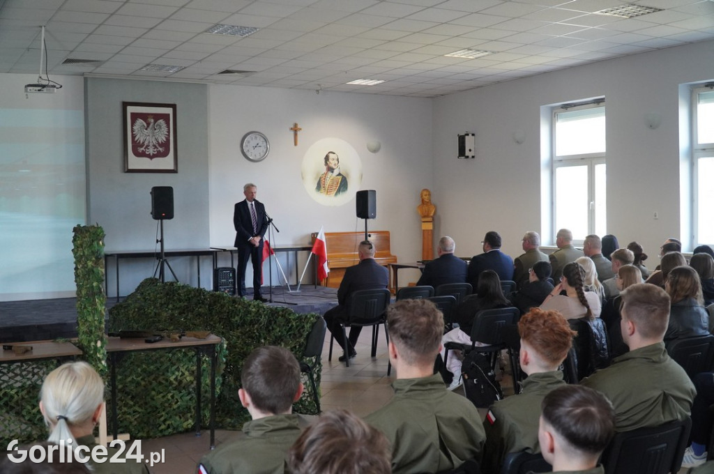  Otwarcie wirtualnej strzelnicy w Zespole Szkół Zawodowych