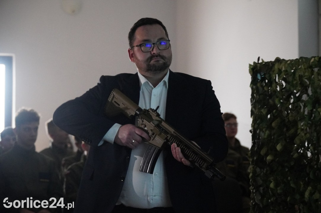  Otwarcie wirtualnej strzelnicy w Zespole Szkół Zawodowych