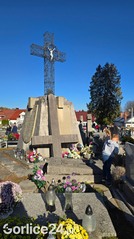 Wszystkich Świętych na gorlickim cmentarzu (01.11.)