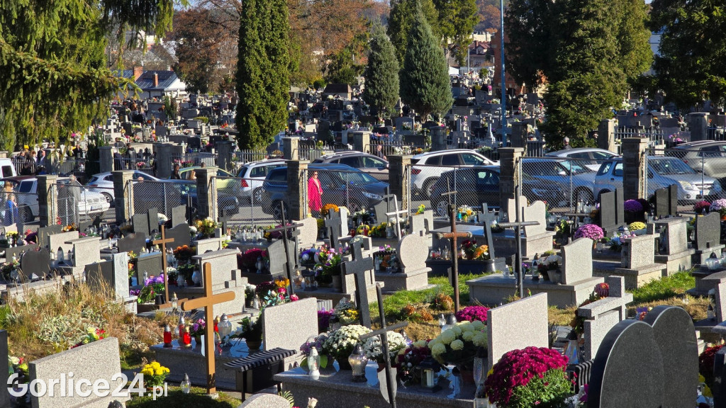 Wszystkich Świętych na gorlickim cmentarzu (01.11.)