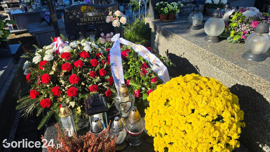 Grób Barbary Skrzypek na Wszystkich Świętych