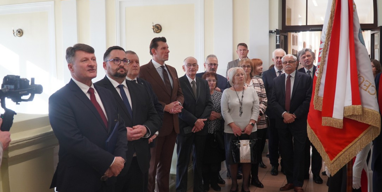 Uroczyste odsłonięcie tablicy Cichociemnych w Kromerze