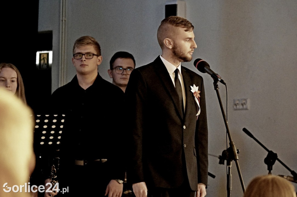 Uroczyste odsłonięcie tablicy Cichociemnych w Kromerze