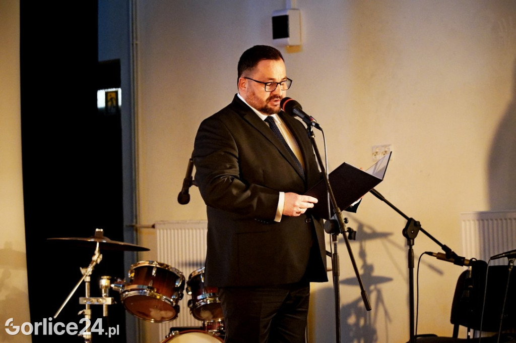 Uroczyste odsłonięcie tablicy Cichociemnych w Kromerze