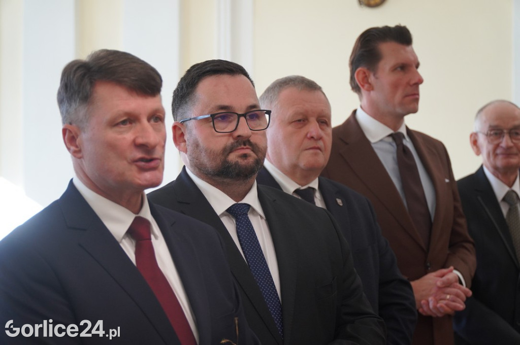 Uroczyste odsłonięcie tablicy Cichociemnych w Kromerze