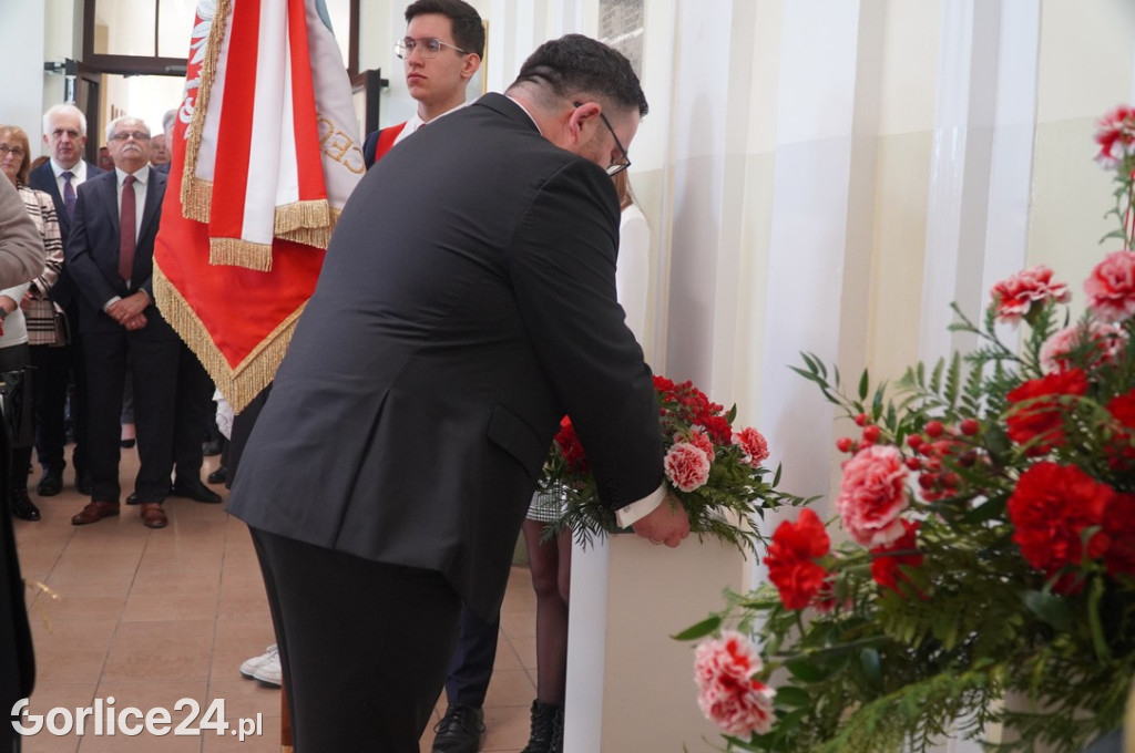 Uroczyste odsłonięcie tablicy Cichociemnych w Kromerze