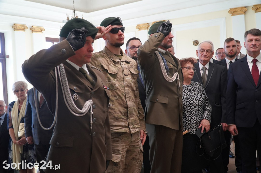 Uroczyste odsłonięcie tablicy Cichociemnych w Kromerze