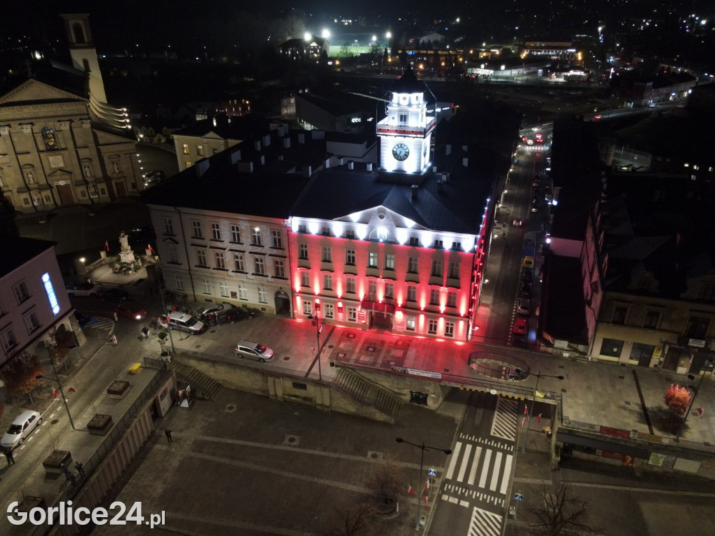 Biało-czerwony Ratusz w Gorlicach 2025