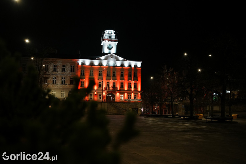 Biało-czerwony Ratusz w Gorlicach 2025