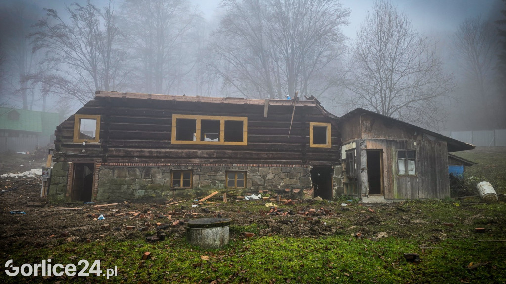 Wyburzanie schroniska na Magurze Małastowskiej (16.11.)