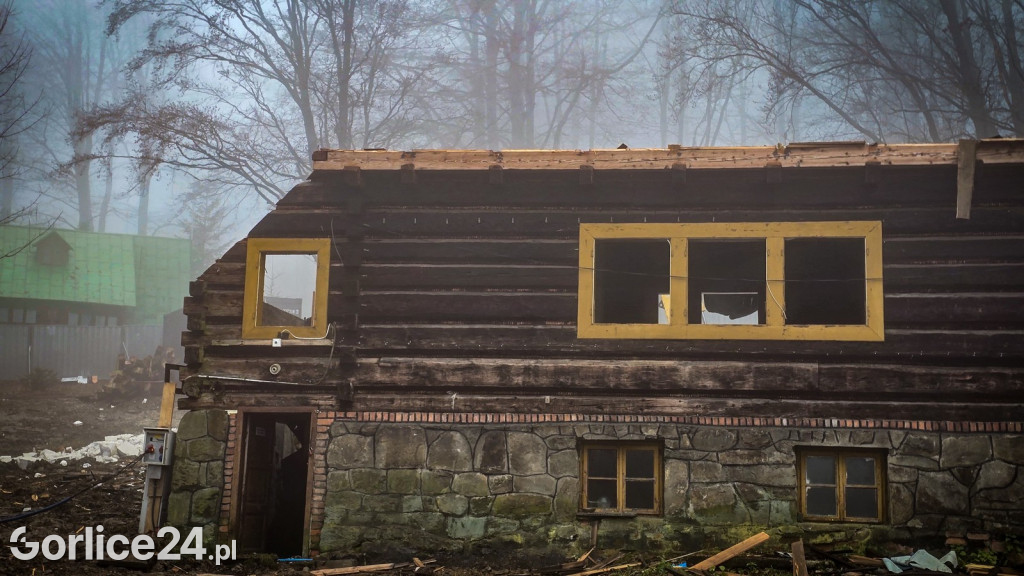 Wyburzanie schroniska na Magurze Małastowskiej (16.11.)