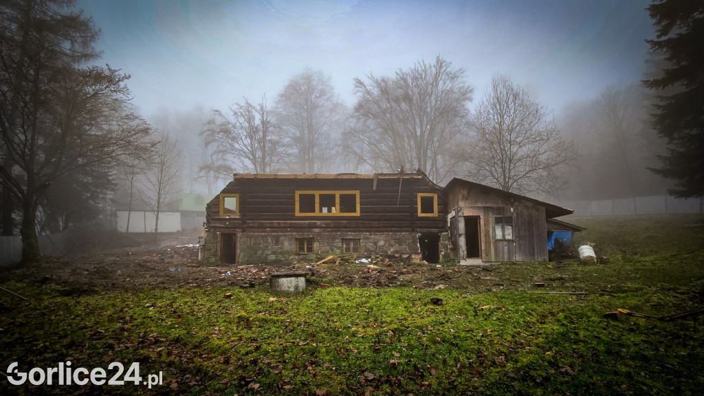 Wyburzanie schroniska na Magurze Małastowskiej (16.11.)