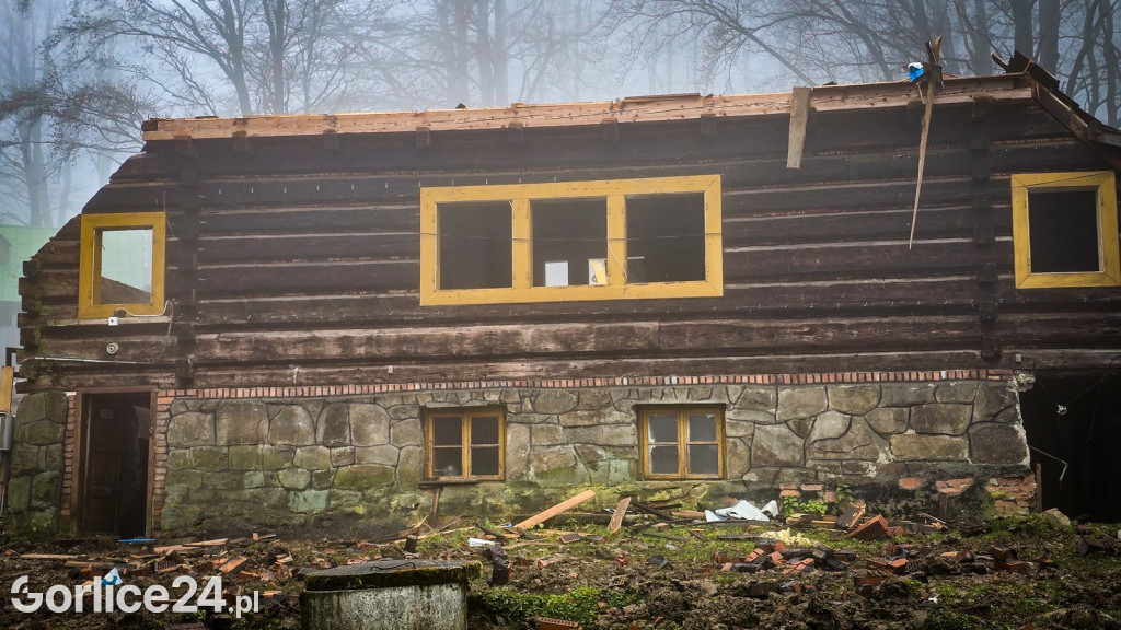 Wyburzanie schroniska na Magurze Małastowskiej (16.11.)