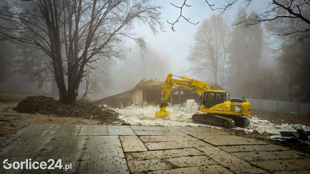 Wyburzanie schroniska na Magurze Małastowskiej (16.11.)