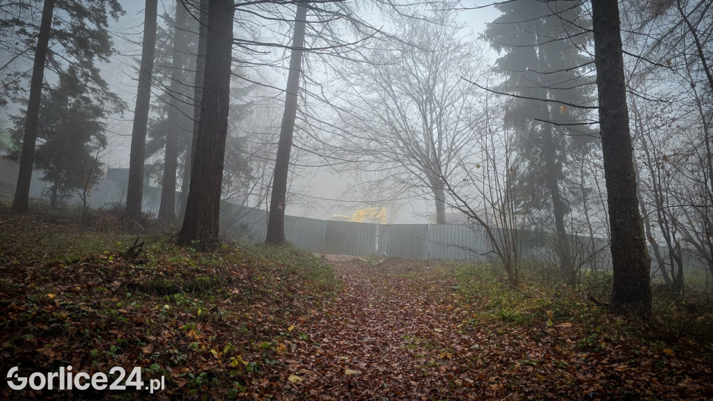 Wyburzanie schroniska na Magurze Małastowskiej (16.11.)