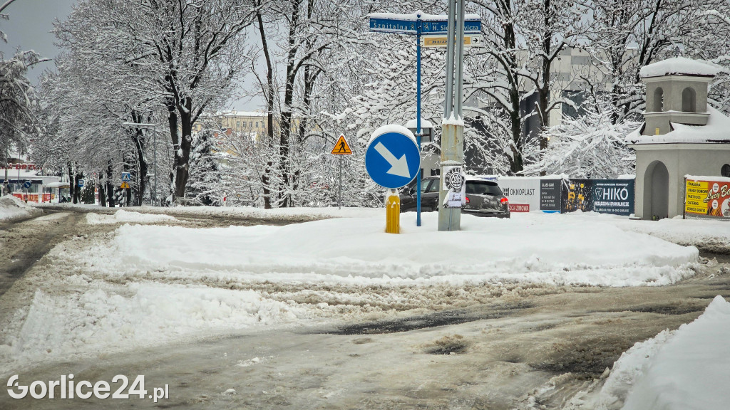 Zaśnieżone drogi w Gorlicach (22.11.2025)