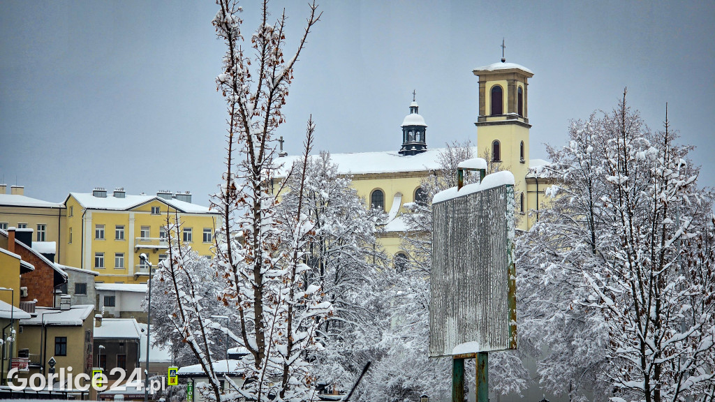 Zaśnieżone drogi w Gorlicach (22.11.2025)