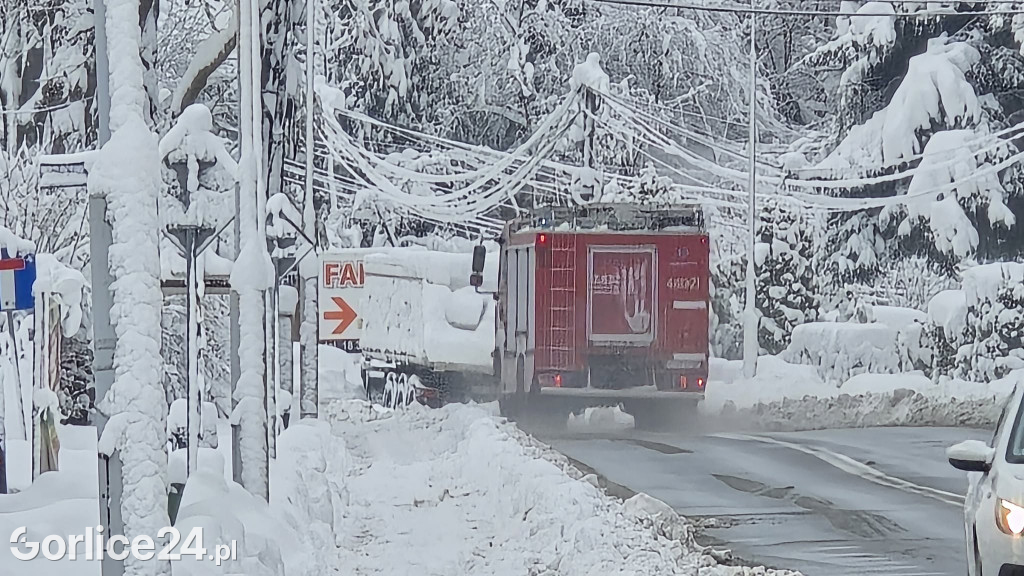 Zaśnieżone drogi w Gorlicach (23.11.2025)