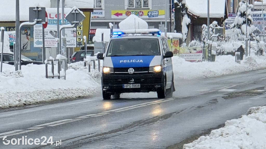 Zaśnieżone drogi w Gorlicach (23.11.2025)