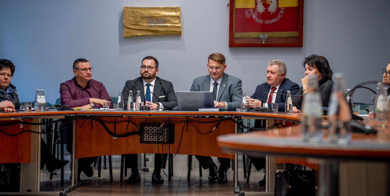 Posiedzenie Komisji Bezpieczeństwa i Porządku oraz Powiatowego Zespołu Zarządzania Kryzysowego