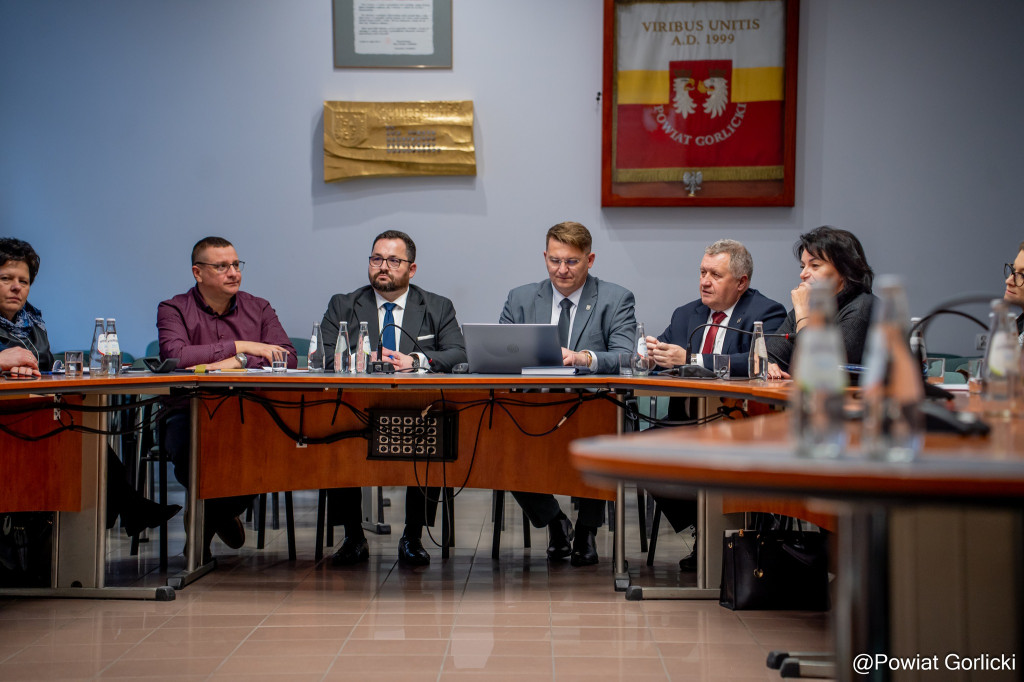 Posiedzenie Komisji Bezpieczeństwa i Porządku oraz Powiatowego Zespołu Zarządzania Kryzysowego