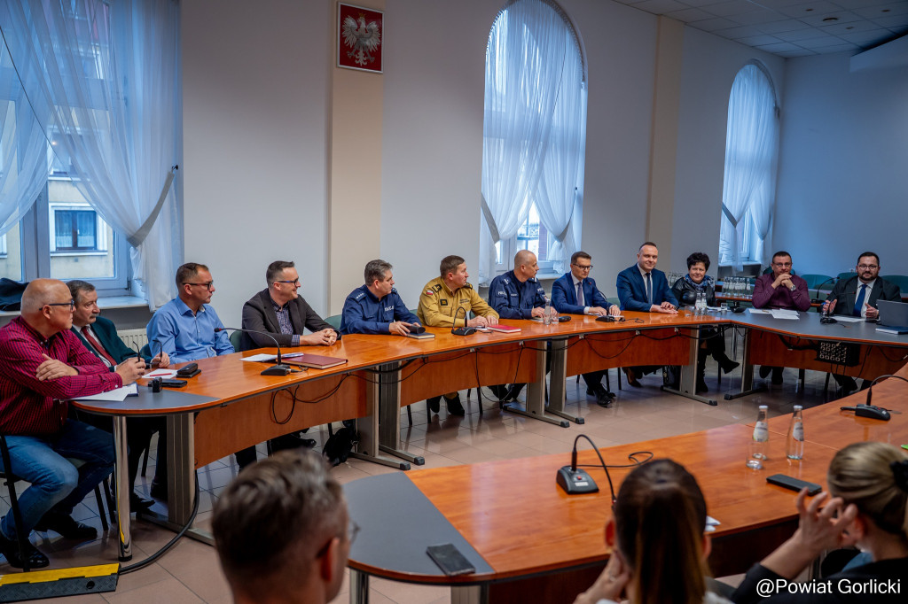Posiedzenie Komisji Bezpieczeństwa i Porządku oraz Powiatowego Zespołu Zarządzania Kryzysowego