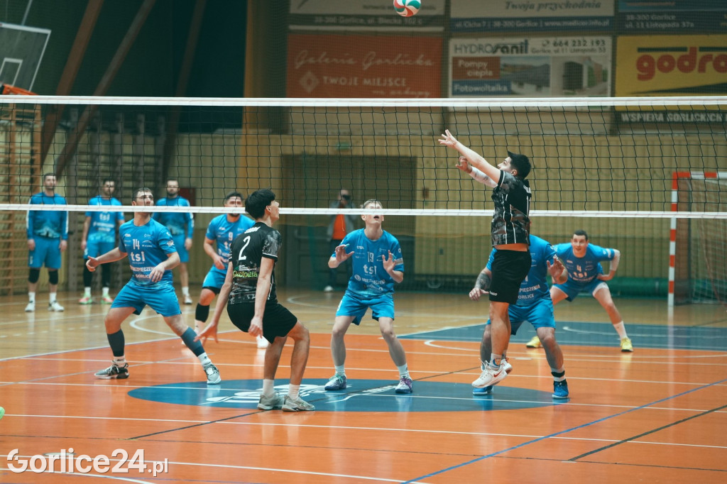 Siatkówka: GKPS Gorlice - Iskierka Tarnów (13.12.)