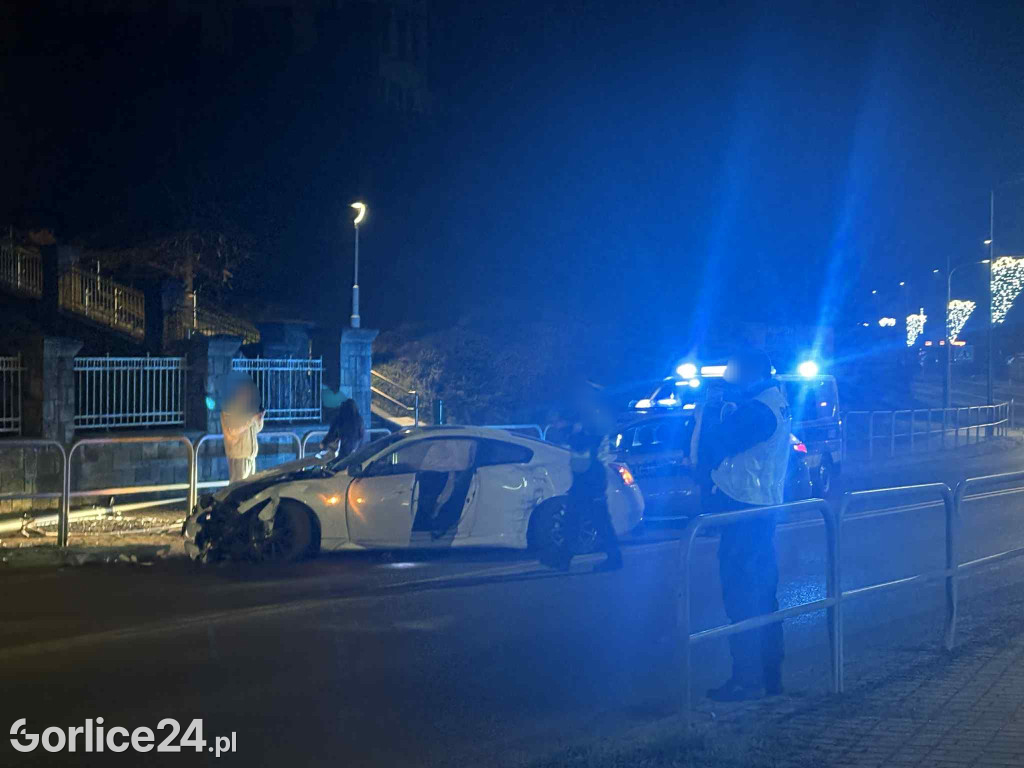 Rozbity samochód na ul. Legionów (18.12.)