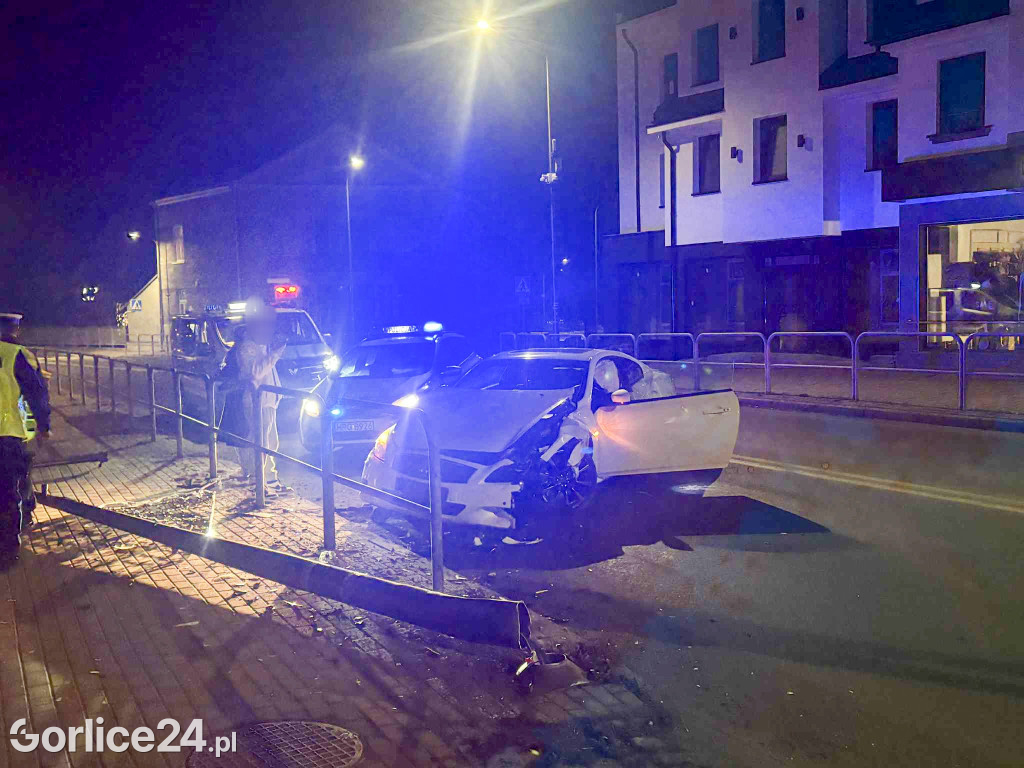 Rozbity samochód na ul. Legionów (18.12.)