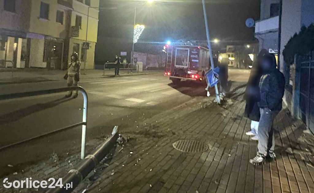 Rozbity samochód na ul. Legionów (18.12.)