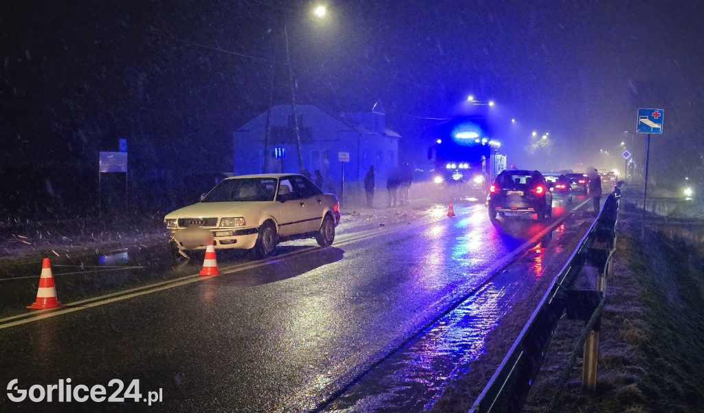 Zdarzenie drogowe na DK28 w Ropicy Polskiej (23.12.)