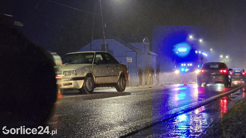 Zdarzenie drogowe na DK28 w Ropicy Polskiej (23.12.)