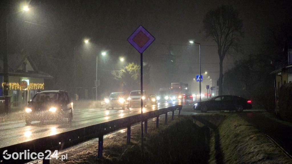 Zdarzenie drogowe na DK28 w Ropicy Polskiej (23.12.)