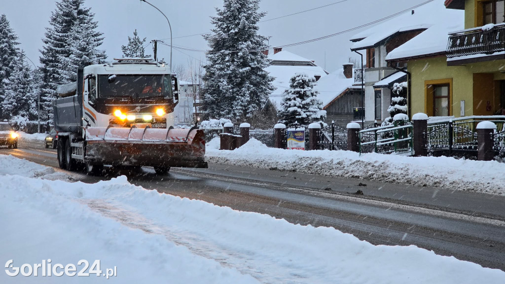 Trudne warunki na drogach powiatu gorlickiego (07.01)