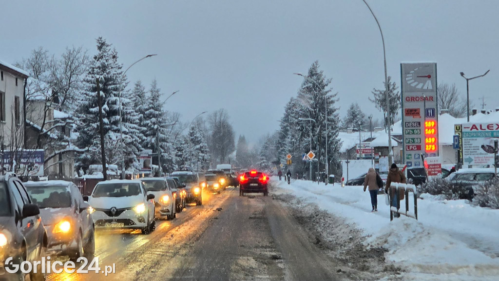 Trudne warunki na drogach powiatu gorlickiego (07.01)