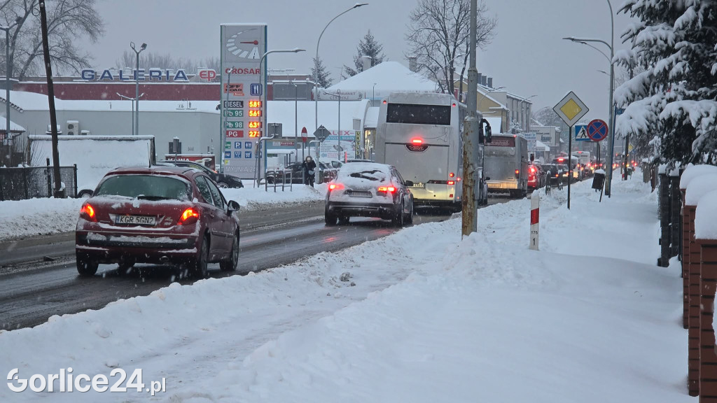 Trudne warunki na drogach powiatu gorlickiego (07.01)