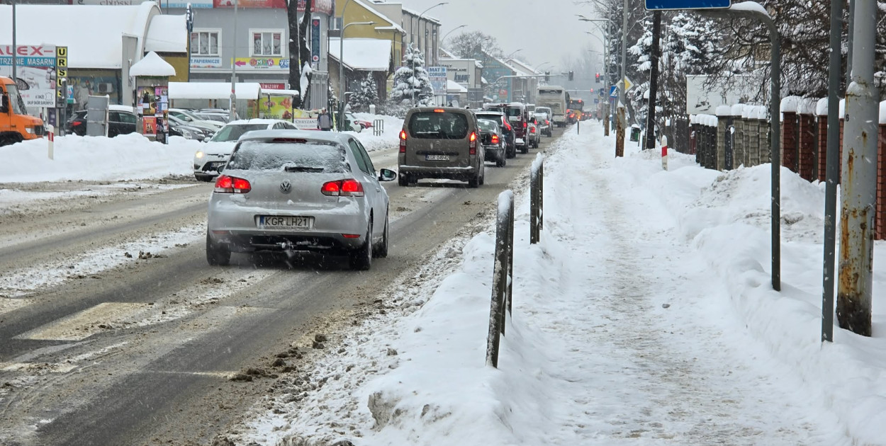 Kolejny dzień intensywnych opadów śniegu (08.01)