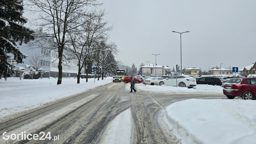 Kolejny dzień intensywnych opadów śniegu (08.01)