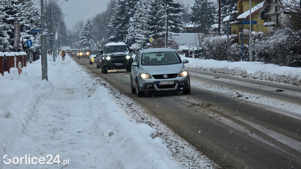 Kolejny dzień intensywnych opadów śniegu (08.01)