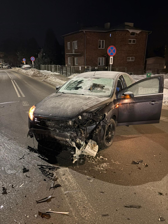 Kolizja na skrzyżowaniu Słonecznej i Krakowskiej w Gorlicach (19.01)