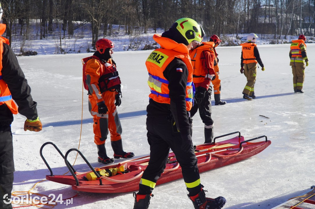 Ćwiczenia strażaków na lodzie (21.01.2026)