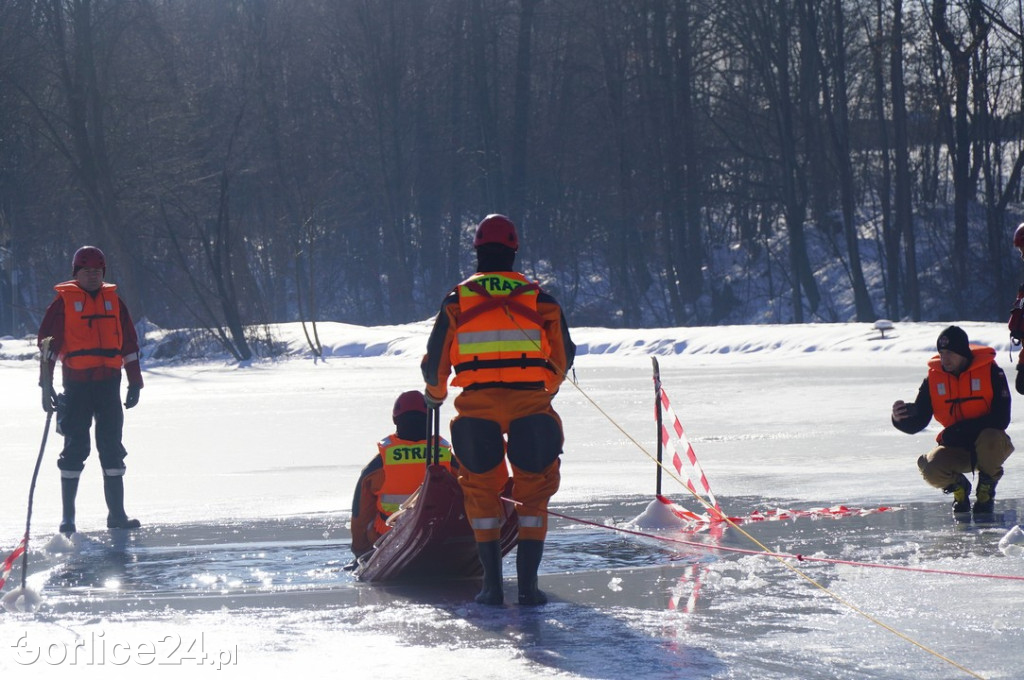 Ćwiczenia strażaków na lodzie (21.01.2026)