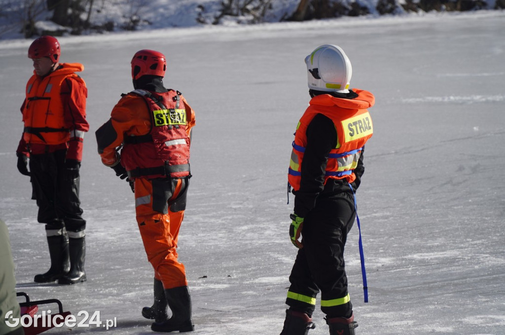 Ćwiczenia strażaków na lodzie (21.01.2026)
