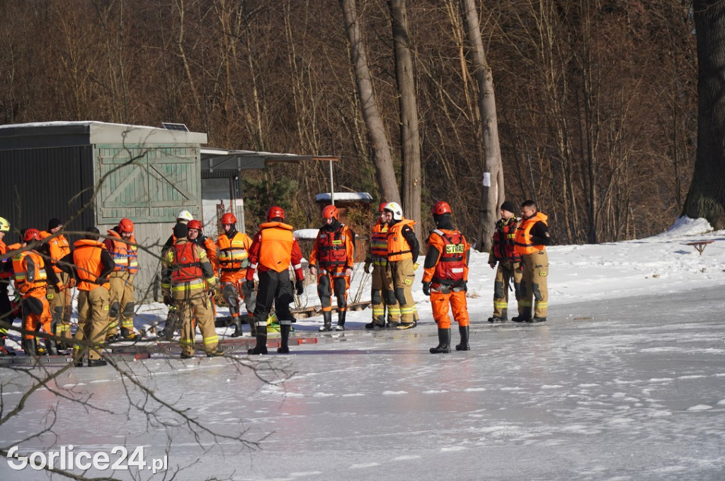 Ćwiczenia strażaków na lodzie (21.01.2026)