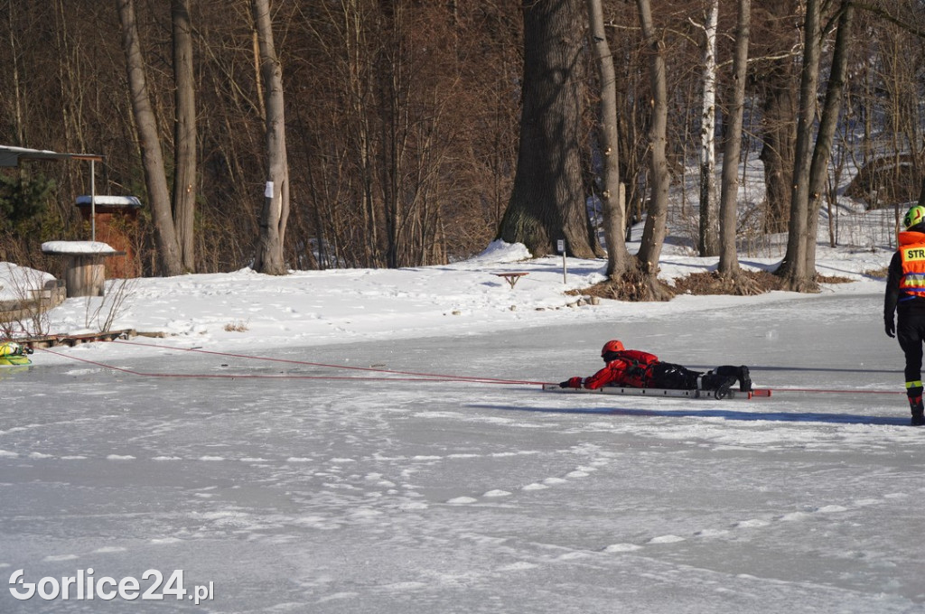 Ćwiczenia strażaków na lodzie (21.01.2026)