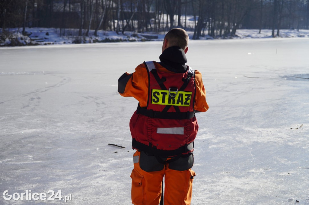 Ćwiczenia strażaków na lodzie (21.01.2026)