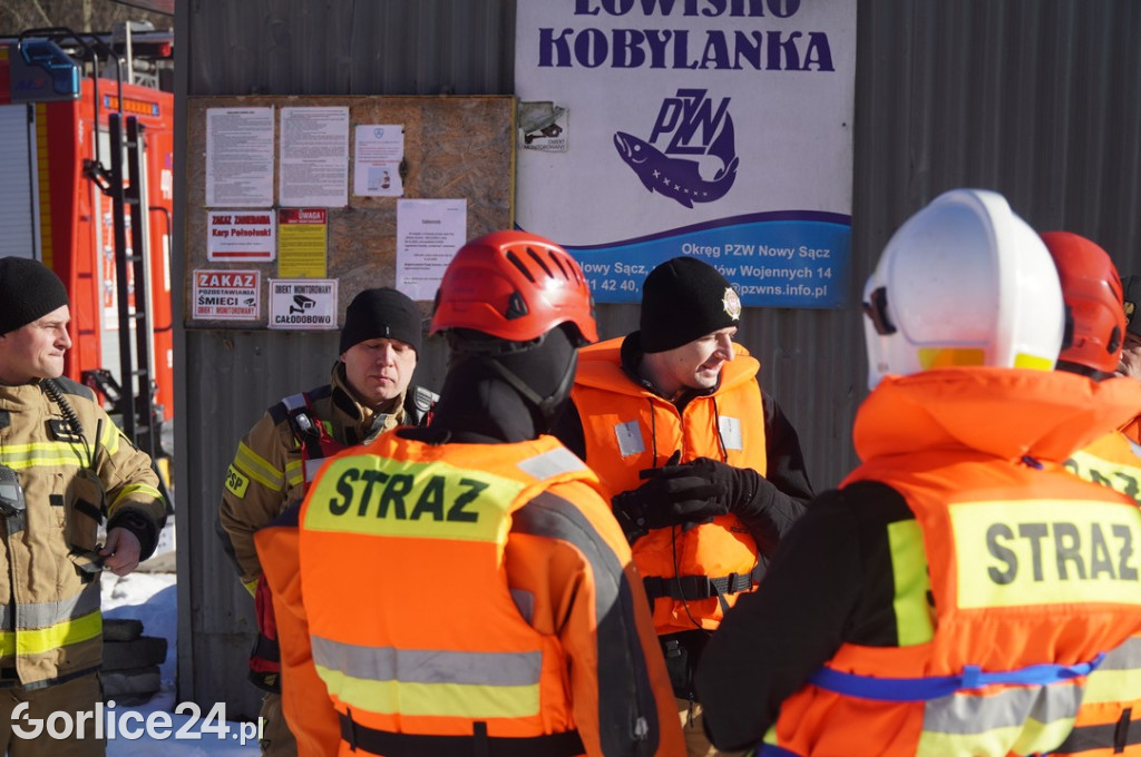 Ćwiczenia strażaków na lodzie (21.01.2026)