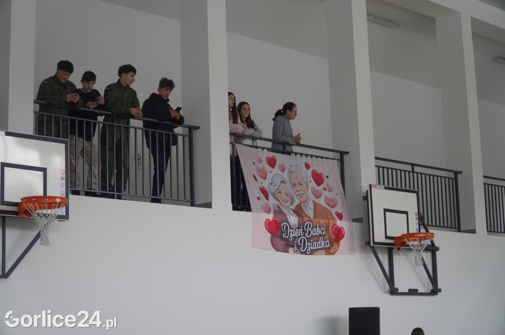 Uroczyste otwarcie hali w Łosiu