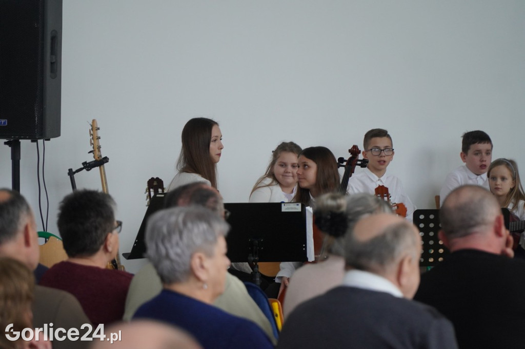 Uroczyste otwarcie hali w Łosiu