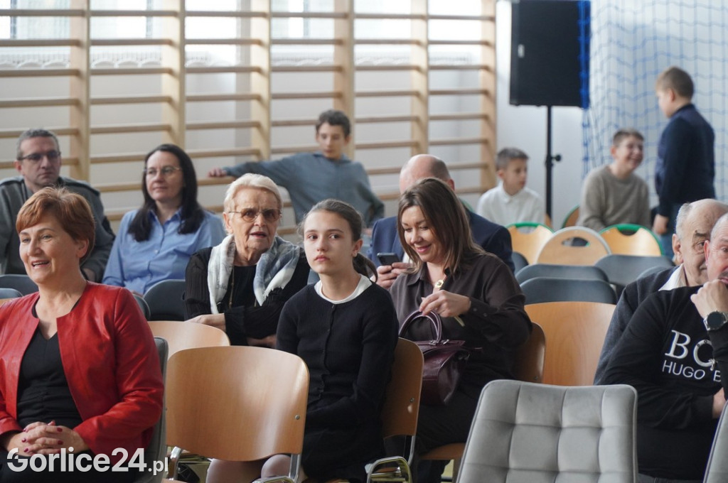 Uroczyste otwarcie hali w Łosiu